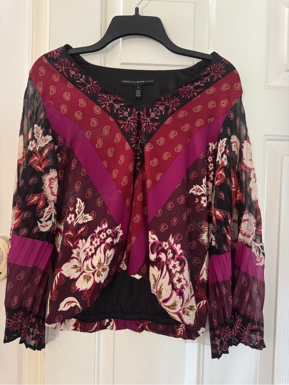 White House Black Market Burgundy and Magenta Floral V-Neck Blouse
